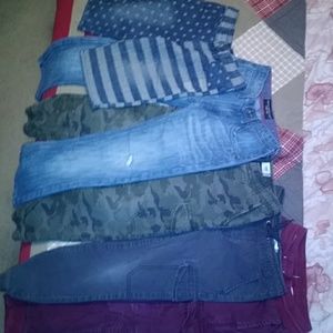 Five gently worn pants 1 jean short 1 jean 3 cargo